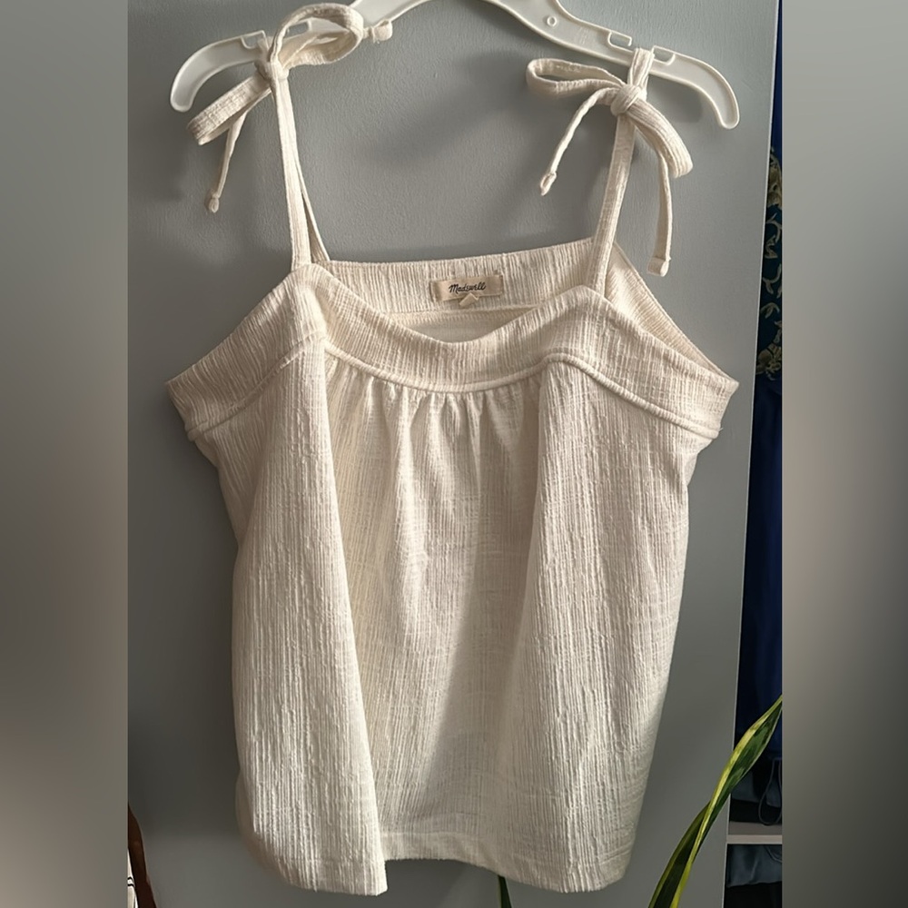 Linen tank top from Madewell. Size medium.